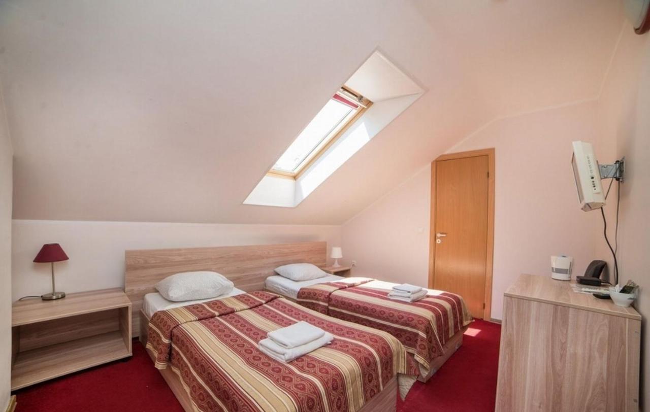 Idile Bed & Breakfast - Visaginas Bagian luar foto